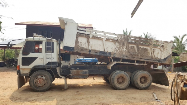 ขาย 10 ล้อดั้ม ไอ้หลงเทอร์โบ FN527M-TF4055 เครื่องเดิม 6D16 220 แรงม้า เกียร์ 10 สปีดเสื้อลาย คัสซีสวยตลอดเส้น รถใช้งานอยู่ เอกสารเล่มทะเบียนครบพร้อมโอน ราคาต่อรองได้ ขาย 10 ล้อดั้ม ไอ้หลงเทอร์โบ FN527M-TF4055 เครื่องเดิม 6D16 220 แรงม้า เกียร์ 10 สปีดเสื้อลาย คัสซีสวยตลอดเส้น รถใช้งานอยู่ เอกสารเล่มทะเบียนครบพร้อมโอน ราคาต่อรองได้