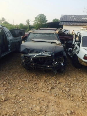 เบ้นซ์ C220 รื้อเเยกขายอะไหลทุกอย่างทั้งคันมีหลายรุ่นเก๋งเเละกระบะทุกรุ่น