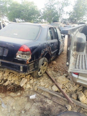 เบ้นซ์ C220 รื้อเเยกขายอะไหลทุกอย่างทั้งคันมีหลายรุ่นเก๋งเเละกระบะทุกรุ่น