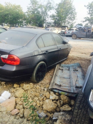 ซาก BMW 318i ถอดขายอะไหลทุกอย่างทั้งคันมีหลายรุ่นทั้งเก๋งเเละกระบะเก่าเเละใหม่