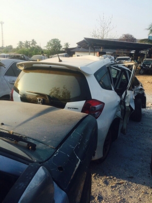 ซากเเจ๊ซ รื้อขายอะไหลทุกอย่างทั้งคันมีหลายรุ่นเก๋งเเละกระบะใหม่เเละเก่า ซากเเจ๊ซ รื้อขายอะไหลทุกอย่างทั้งคันมีหลายรุ่นเก๋งเเละกระบะใหม่เเละเก่า