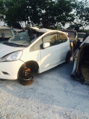 ซากเเจ๊ซ รื้อขายอะไหลทุกอย่างทั้งคันมีหลายรุ่นเก๋งเเละกระบะใหม่เเละเก่า ซากเเจ๊ซ รื้อขายอะไหลทุกอย่างทั้งคันมีหลายรุ่นเก๋งเเละกระบะใหม่เเละเก่า