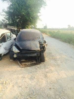 ซากปาเจโร่โฟร์วิน เครื่อง2500 ออโต้ ถอดเเยกอะไหลทุกอย่างมีหลายรุ่นทั้งเก๋งเเละกระบะเก่าเเละใหม่