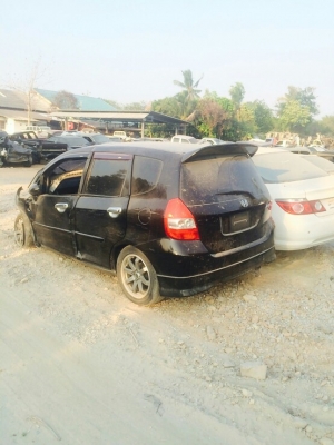 ซากปาเจโร่โฟร์วิน เครื่อง2500 ออโต้ ถอดเเยกอะไหลทุกอย่างมีหลายรุ่นทั้งเก๋งเเละกระบะเก่าเเละใหม่