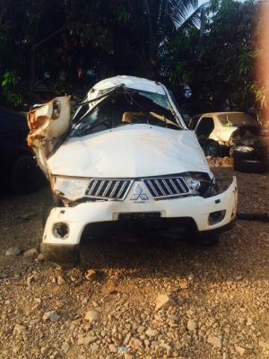 ซากปาเจโร่โฟร์วิน เครื่อง2500 ออโต้ ถอดเเยกอะไหลทุกอย่างมีหลายรุ่นทั้งเก๋งเเละกระบะเก่าเเละใหม่