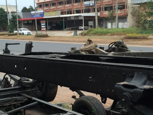 ขายแชซซีรถ 6ล้อ HINO ISUZU พร้อมช่วงล่าง ไม่มีทะเบียน ขายแชซซีรถ 6ล้อ HINO ISUZU พร้อมช่วงล่าง ไม่มีทะเบียน