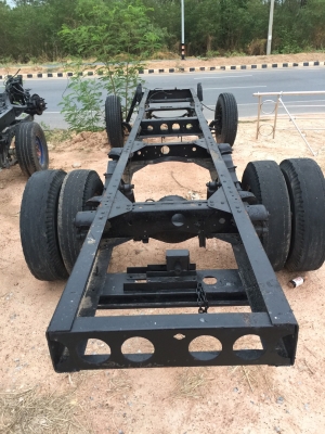 ขายแชซซีรถ 6ล้อ HINO ISUZU พร้อมช่วงล่าง ไม่มีทะเบียน ขายแชซซีรถ 6ล้อ HINO ISUZU พร้อมช่วงล่าง ไม่มีทะเบียน