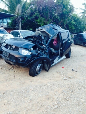 ซากปาเจโร่เครื่อง 2500โฟร์วินถอดเเยกขายอะไหลทุกอย่างทั้งคันมีหลายรุ่นทั้งเก๋งเเละกระบะใหม่เเละเก่า ซากปาเจโร่เครื่อง 2500โฟร์วินถอดเเยกขายอะไหลทุกอย่างทั้งคันมีหลายรุ่นทั้งเก๋งเเละกระบะใหม่เเละเก่า