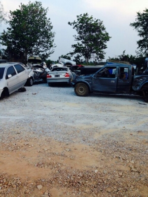 ร้านอะไหลรถยนต์ถอดเเยกขายอะไหลตามสภาพทุกคันกระบะเเละเก๋งสนใจติดต่อสอบถามได้ครับ