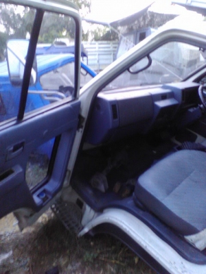 อีซูซุNKR110