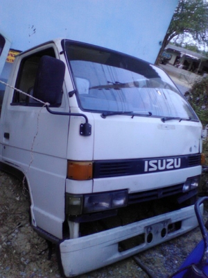 อีซูซุNKR110