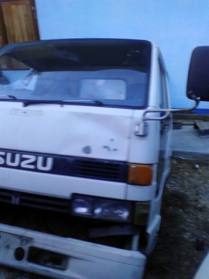 อีซูซุNKR110