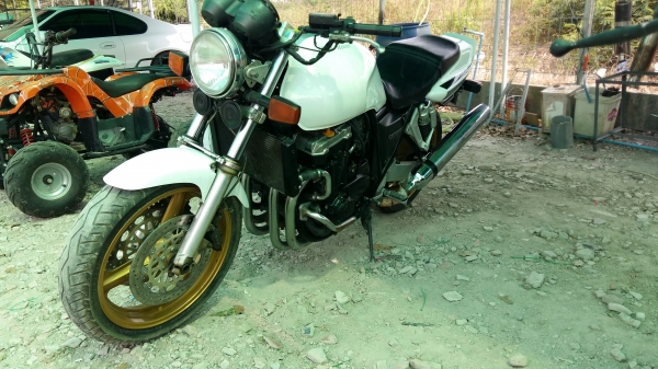 ขายด่วนครับ รถมอเตอร์ไซค์ HONDA BIC 1 สีขาว 1000CC. รถพร้อมใช้งาน เอกสารพร้อมโอน ครับ