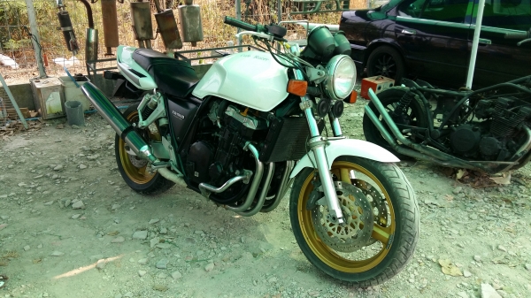 ขายด่วนครับ รถมอเตอร์ไซค์ HONDA BIC 1 สีขาว 1000CC. รถพร้อมใช้งาน เอกสารพร้อมโอน ครับ