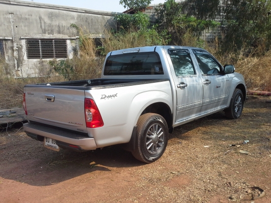 ขายด่วน รถกระบะ ISUZU SLX CAB4   2.5  ออกป้ายแดงมือเดียวครับ