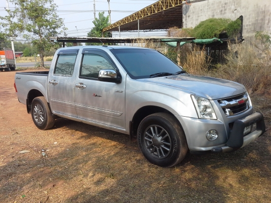 ขายด่วน รถกระบะ ISUZU SLX CAB4   2.5  ออกป้ายแดงมือเดียวครับ