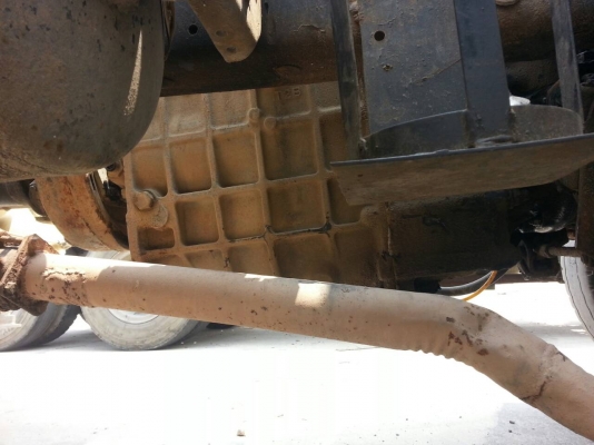 ขายรถบรรทุก 10 ล้อพื้นเรียบเพลาเดี่ยว NISSAN UD 254 แรงม้า ราคา 470000