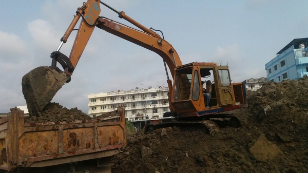 KOMATSU PC100-2 KOMATSU PC100-2