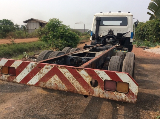 NISSAN 10ล้อเพลาเดียว180แรง  เบรคฟี่ พร้อมแอร์ เครื่องดี ขับดี ครัทชีสวย รถเดิมๆยางดี ขาย 460,000 บาท ศุภากร 081-1903107, 081-4252943