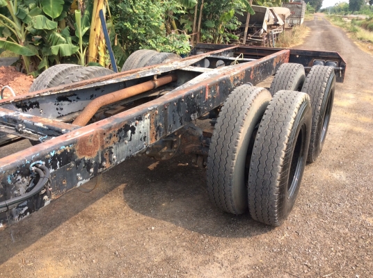 NISSAN 10ล้อเพลาเดียว180แรง  เบรคฟี่ พร้อมแอร์ เครื่องดี ขับดี ครัทชีสวย รถเดิมๆยางดี ขาย 460,000 บาท ศุภากร 081-1903107, 081-4252943