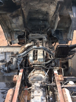 NISSAN 10ล้อเพลาเดียว180แรง  เบรคฟี่ พร้อมแอร์ เครื่องดี ขับดี ครัทชีสวย รถเดิมๆยางดี ขาย 460,000 บาท ศุภากร 081-1903107, 081-4252943