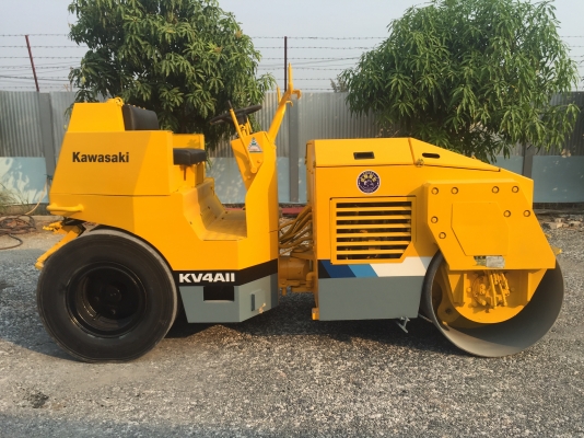 ขายรถบด4ตันKAWASAKIรุ่นKV4A||นำเข้าญี่ปุ่นเอวอ่อนขับ2เพลาเครื่องอีซูซุสภาพดีพร้อมใช้งาน ขายรถบด4ตันKAWASAKIรุ่นKV4A||นำเข้าญี่ปุ่นเอวอ่อนขับ2เพลาเครื่องอีซูซุสภาพดีพร้อมใช้งาน