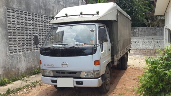 รถบรรทุก 6 ล้อ HINO FA141 ทุกอย่างเดิมๆทั้งหมด