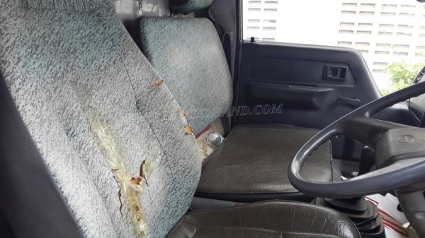 รถบรรทุก 6 ล้อ HINO FA141 ทุกอย่างเดิมๆทั้งหมด