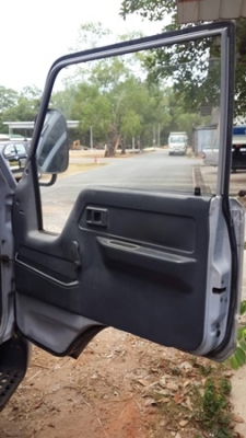 รถบรรทุก 6 ล้อ HINO FA141 ทุกอย่างเดิมๆทั้งหมด