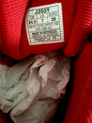 รองเท้า asic สำหรับเล่น jetski เบา size7us / euro38