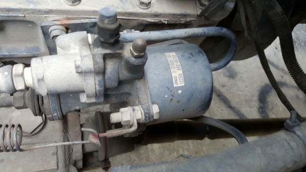 รถฮีโน่ 6 ล้อ บรรทุกน้ำ FG1J 220 แรงม้า. ปี 49.   ( รถวิ่ง 35x,xxx กม. )     สนใจติดต่อ  081 - 6079515