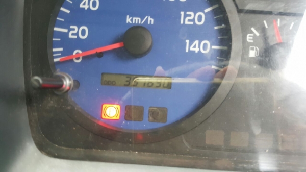 รถฮีโน่ 6 ล้อ บรรทุกน้ำ FG1J 220 แรงม้า. ปี 49.   ( รถวิ่ง 35x,xxx กม. )     สนใจติดต่อ  081 - 6079515