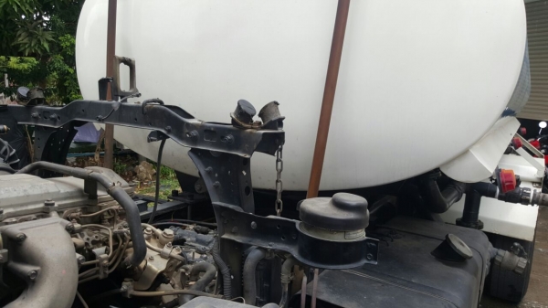 รถฮีโน่ 6 ล้อ บรรทุกน้ำ FG1J 220 แรงม้า. ปี 49.   ( รถวิ่ง 35x,xxx กม. )     สนใจติดต่อ  081 - 6079515