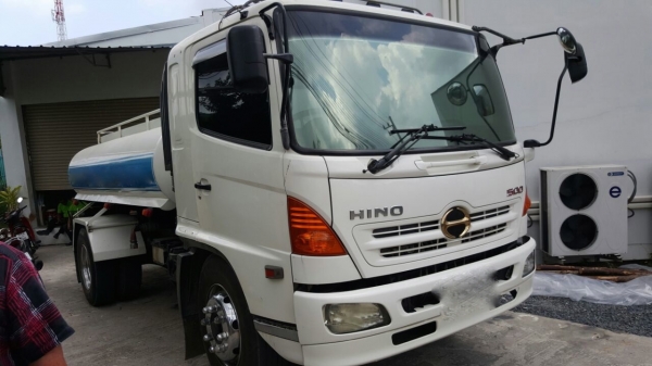 รถฮีโน่ 6 ล้อ บรรทุกน้ำ FG1J 220 แรงม้า. ปี 49.   ( รถวิ่ง 35x,xxx กม. )     สนใจติดต่อ  081 - 6079515