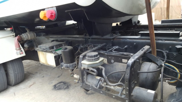 รถฮีโน่ 6 ล้อ บรรทุกน้ำ FG1J 220 แรงม้า. ปี 49.   ( รถวิ่ง 35x,xxx กม. )     สนใจติดต่อ  081 - 6079515