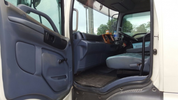 รถฮีโน่ 6 ล้อ บรรทุกน้ำ FG1J 220 แรงม้า. ปี 49.   ( รถวิ่ง 35x,xxx กม. )     สนใจติดต่อ  081 - 6079515