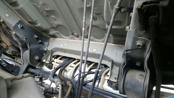 รถฮีโน่ 6 ล้อ บรรทุกน้ำ FG1J 220 แรงม้า. ปี 49.   ( รถวิ่ง 35x,xxx กม. )     สนใจติดต่อ  081 - 6079515