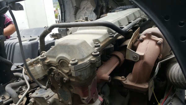 รถฮีโน่ 6 ล้อ บรรทุกน้ำ FG1J 220 แรงม้า. ปี 49.   ( รถวิ่ง 35x,xxx กม. )     สนใจติดต่อ  081 - 6079515