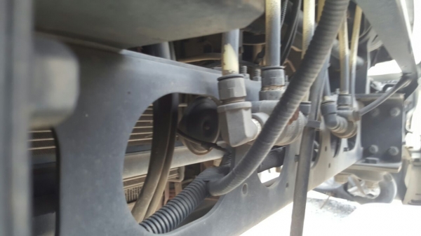 รถฮีโน่ 6 ล้อ บรรทุกน้ำ FG1J 220 แรงม้า. ปี 49.   ( รถวิ่ง 35x,xxx กม. )     สนใจติดต่อ  081 - 6079515