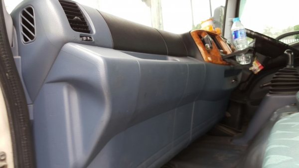 รถฮีโน่ 6 ล้อ บรรทุกน้ำ FG1J 220 แรงม้า. ปี 49.   ( รถวิ่ง 35x,xxx กม. )     สนใจติดต่อ  081 - 6079515