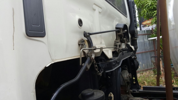 รถฮีโน่ 6 ล้อ บรรทุกน้ำ FG1J 220 แรงม้า. ปี 49.   ( รถวิ่ง 35x,xxx กม. )     สนใจติดต่อ  081 - 6079515