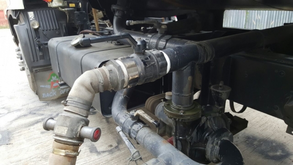 รถฮีโน่ 6 ล้อ บรรทุกน้ำ FG1J 220 แรงม้า. ปี 49.   ( รถวิ่ง 35x,xxx กม. )     สนใจติดต่อ  081 - 6079515