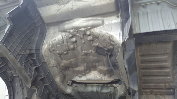 รถฮีโน่ 6 ล้อ บรรทุกน้ำ FG1J 220 แรงม้า. ปี 49.   ( รถวิ่ง 35x,xxx กม. )     สนใจติดต่อ  081 - 6079515