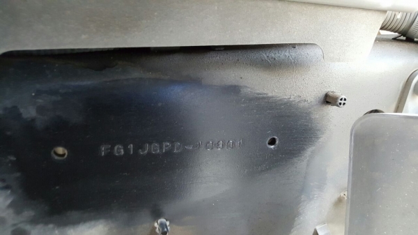 รถฮีโน่ 6 ล้อ บรรทุกน้ำ FG1J 220 แรงม้า. ปี 49.   ( รถวิ่ง 35x,xxx กม. )     สนใจติดต่อ  081 - 6079515