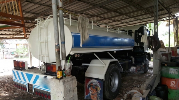 รถฮีโน่ 6 ล้อ บรรทุกน้ำ FG1J 220 แรงม้า. ปี 49.   ( รถวิ่ง 34x,xxx กม. )      สนใจติดต่อ  081 - 6079515