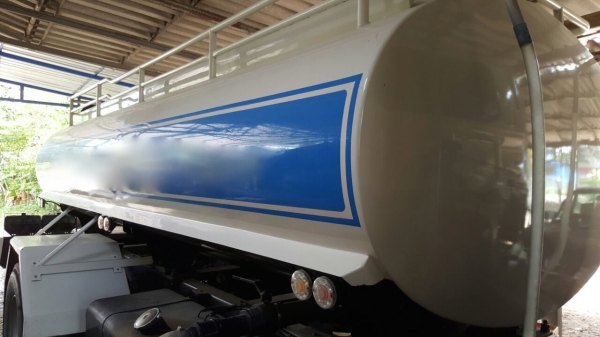 รถฮีโน่ 6 ล้อ บรรทุกน้ำ FG1J 220 แรงม้า. ปี 49.   ( รถวิ่ง 34x,xxx กม. )      สนใจติดต่อ  081 - 6079515