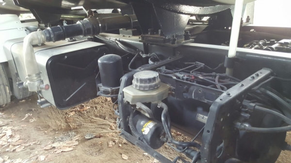 รถฮีโน่ 6 ล้อ บรรทุกน้ำ FG1J 220 แรงม้า. ปี 49.   ( รถวิ่ง 34x,xxx กม. )      สนใจติดต่อ  081 - 6079515