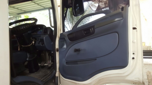 รถฮีโน่ 6 ล้อ บรรทุกน้ำ FG1J 220 แรงม้า. ปี 49.   ( รถวิ่ง 34x,xxx กม. )      สนใจติดต่อ  081 - 6079515