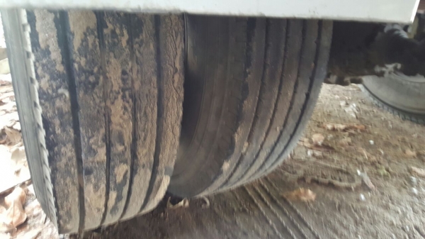 รถฮีโน่ 6 ล้อ บรรทุกน้ำ FG1J 220 แรงม้า. ปี 49.   ( รถวิ่ง 34x,xxx กม. )      สนใจติดต่อ  081 - 6079515