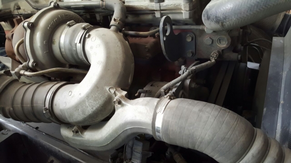 รถฮีโน่ 6 ล้อ บรรทุกน้ำ FG1J 220 แรงม้า. ปี 49.   ( รถวิ่ง 34x,xxx กม. )      สนใจติดต่อ  081 - 6079515